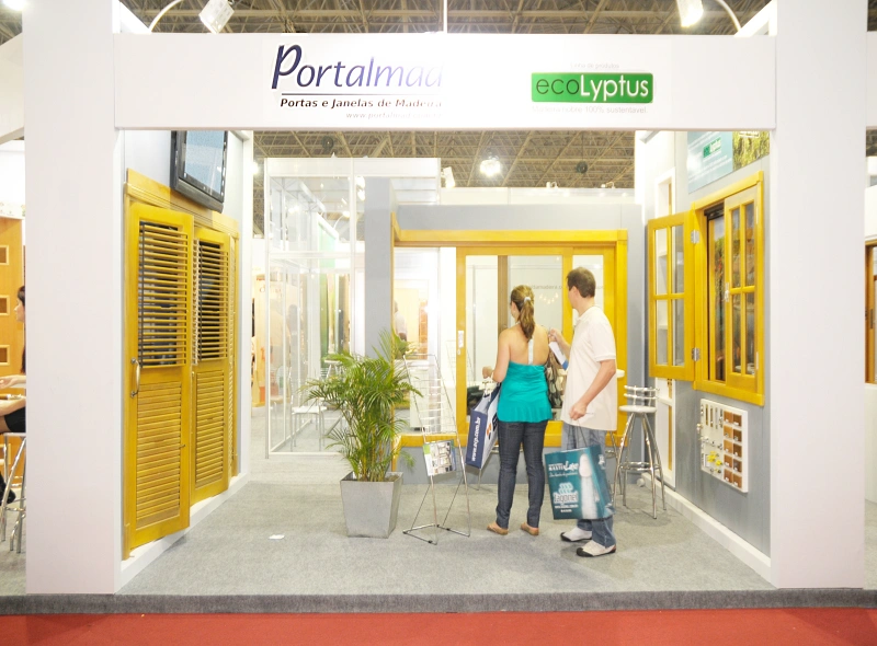 Portas e janelas de madeira