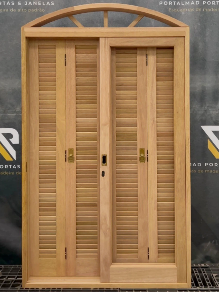 Porta veneziana de madeira Porta veneziana de madeira