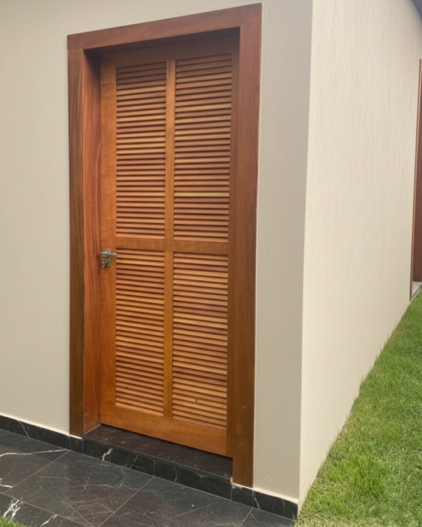 Porta veneziana para ventilação madeira Porta veneziana para ventilação madeira