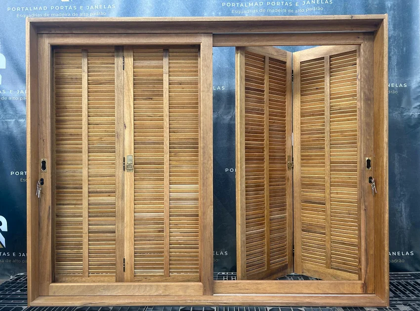 Porta pantográfica de madeira Porta pantográfica de madeira