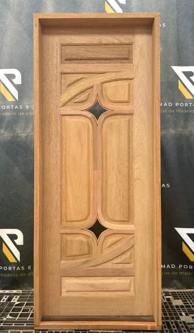 Porta de madeira sob medida especial Porta de madeira sob medida especial