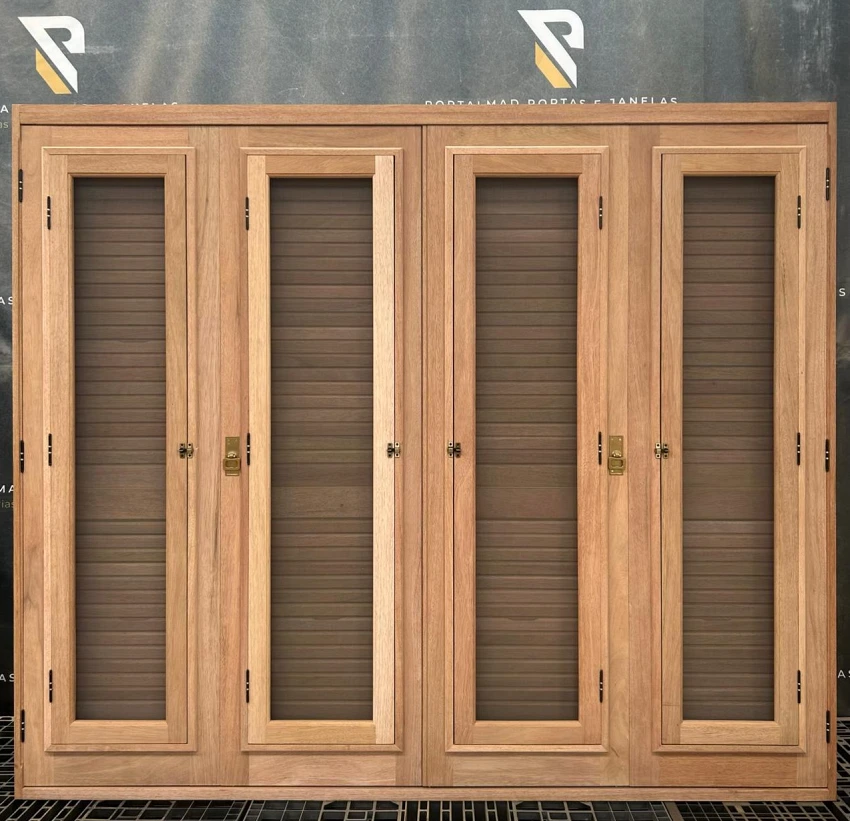 Porta veneziana de madeira Porta veneziana de madeira