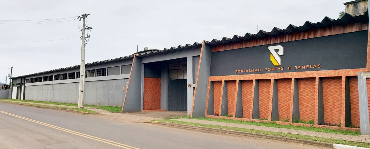 Fabricantes de portas de madeira com garantia Fabricante de portas com maior garantia — Portalmad