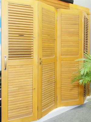 Porta pantográfica de madeira