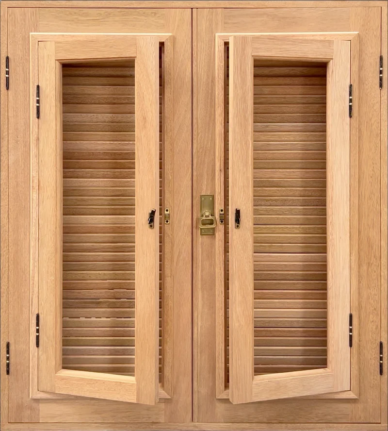 Esquadrias de madeira