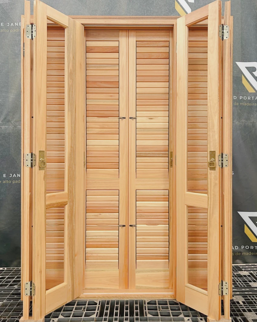 Porta pantográfica de madeira
