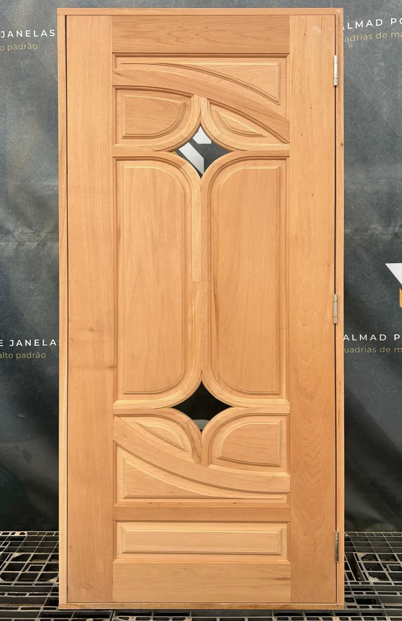 Porta trabalhada artesanalmente Porta trabalhada artesanalmente